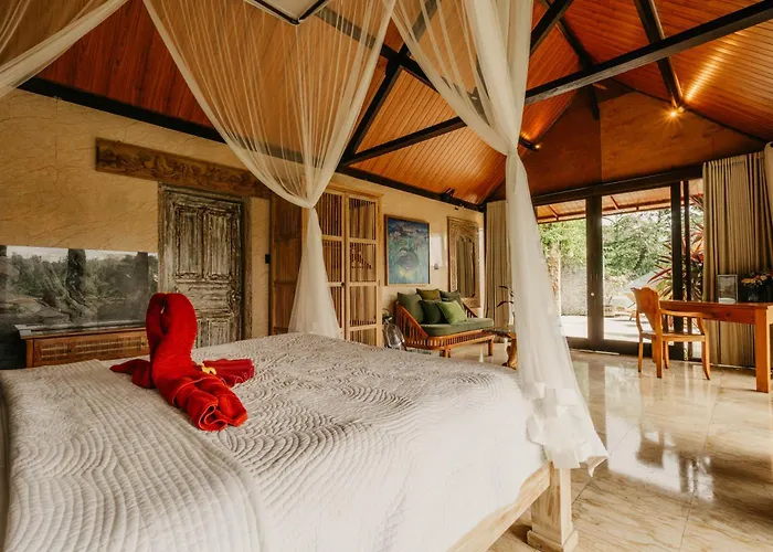 Heaven View 4 Bedroom Sayan Villa Ubud